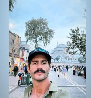 Irving Peña Instagram - Lo mejor que me dejo este proyecto fueron las personas que conocí en este tiempo eso es lo que verdaderamente gane 🇹🇷🇹🇷🙏🙏🙏🐎🐎 @soyjuliocamejo @ercan.bayrak @enssdkmc