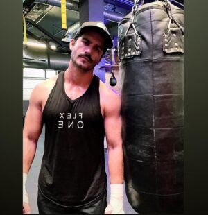 Irving Peña Instagram - Tarde de box 🥊💪🏼🥊
