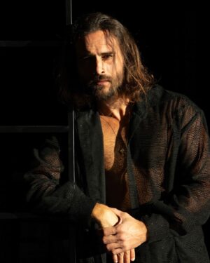 Isaac Alfaiate Instagram - Long hair I don’t care 🕶️

@rubenbranchesphoto 
@donnanoir