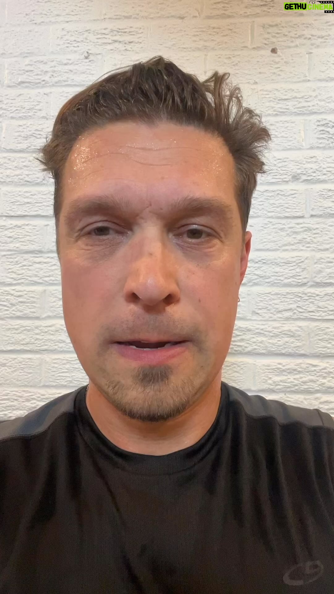 Isaac Hanson - 3K Likes - I’m was reminded, through my workout, that exercise is the best medicine, for stress, for focus, for anxiety… for your heart and for your mind!
#beempowered #exercise #stress #anxiety #selflove #selfhelp #hardwork