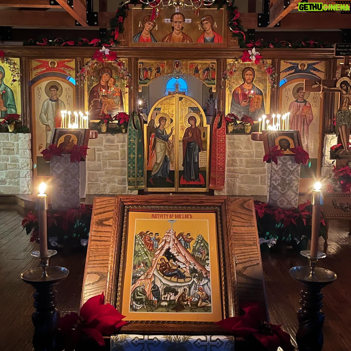 Isaac Hanson - 2.3K Likes - Wishing you all a joyous #Christmas / #Nativity.
#joytotheworld #peaceonearth