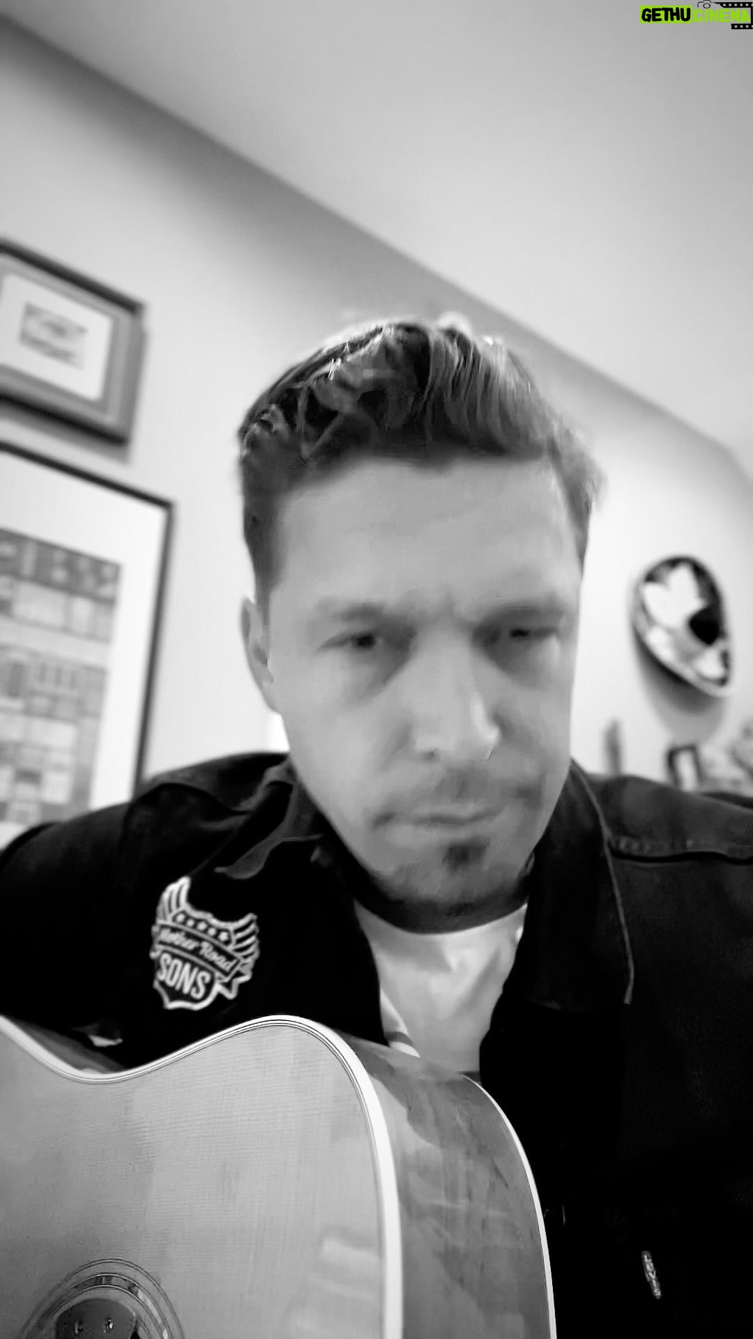 Isaac Hanson - 2.4K Likes - -My Life Is On Fire
(@isaachanson, @stephen_kellogg, Hailey Steele)
TONIGHT is the last show we are doing for a while. The cover is only $10 and we have posters etc. We will also be playing some new tunes!
Special Guest: @joleenbrownmusic
Maggie’s Music Box:
7:30- Joleen Brown
8:15- Mother Road Sons
Hope to see you all there for some kinda wonderful night!
-MRS