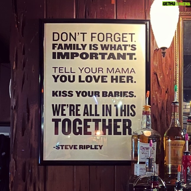 Isaac Hanson - 1.5K Likes - Yes!!! We miss you Uncle Steve!
#tulsa #tulsamusic @tractorsmusic #steveripley #wisdom
