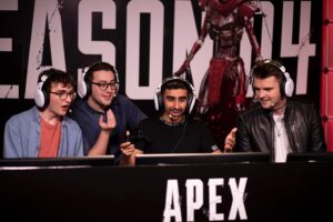 Isaac Hempstead-Wright Instagram - Had such a laugh the other month with my teammates @BennyCentral & @Vikkstagram playing Apex Legends! And special thanks to coach @Stodeh for guiding me through it! Go to EA.com to see footage of me in action #PlayApex #SponsoredByEA #ad