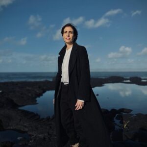 Isabel Abreu Instagram - “Pensei que tudo acabaria com o último salto” “ o mar engole, o mar elimina”
Ter o belo deste mar e destas rochas como inspiração. Obrigada @tiagodoe @beatriz.maiaa @janekolanca joão Pedro e equipa maravilha 
Diálogos depois do fim- 19 de Novembro 19 horas @leffest23 

@apm_actionsperminute 
@apinhao 
@artistglobalmanagement 

#cinemaportugues #cinemanimas