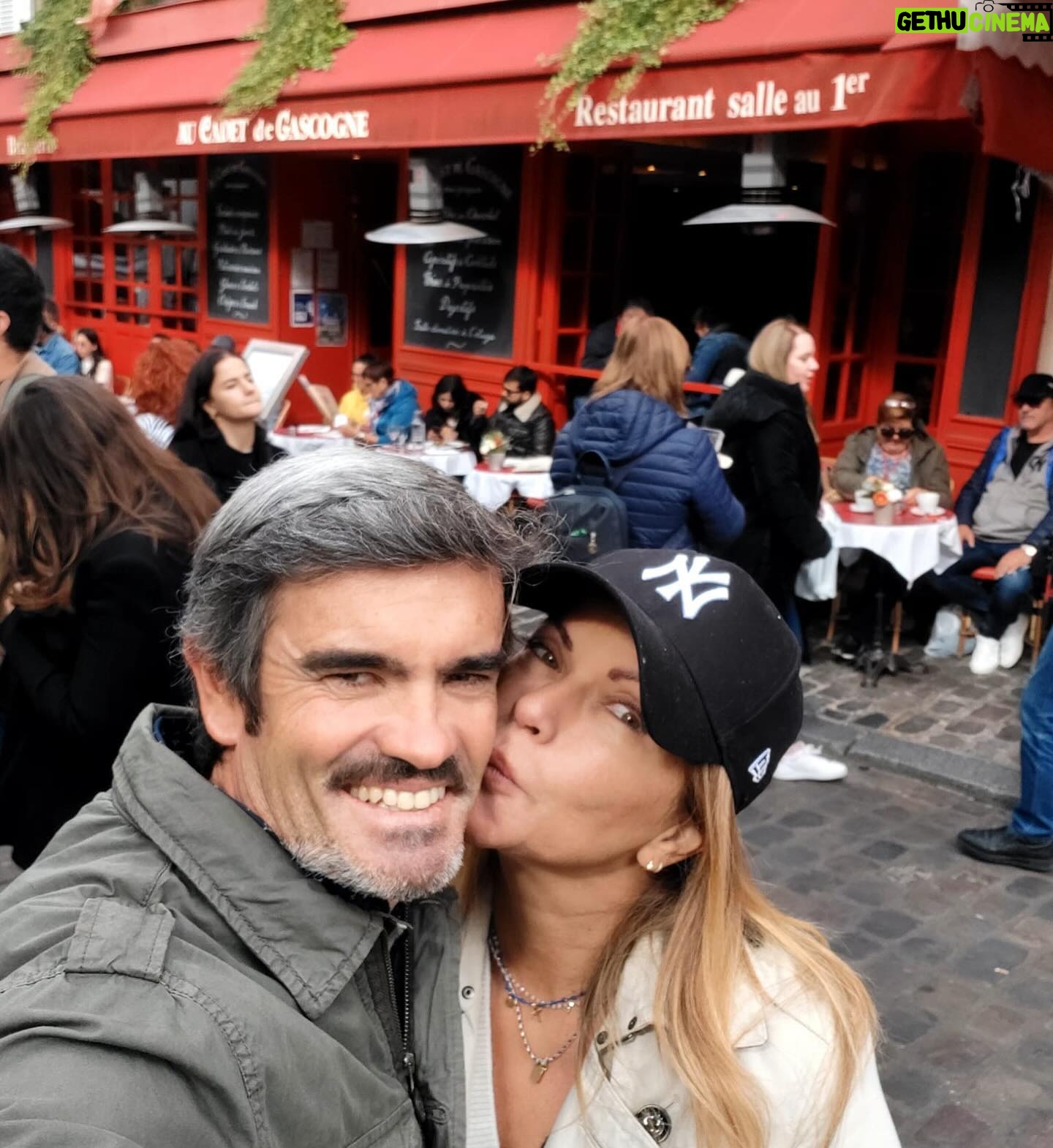 Isabel Angelino - 1.1K Likes - Hoje è o dia do teu aniversário e não poderia estar mais feliz por estar a teu lado. Parabéns meu amor ! Que este seja um ano de muitas vitórias e que te possa ver sempre a sorrir com esse sorriso generoso e sincero que me continua a apaixonar todos os dias . ❤️