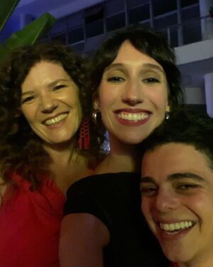 Isabela Mariotto Instagram - ESTREIA AMANHÃ! Segunda temporada de As Five na @globoplay 

Ontem comemoramos esse trabalho lindo que fizemos ao lado de tanta gente maravilhosa❤️

Em breve vocês poderão assistir nossa dupla em ação!