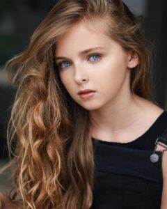 Actress Isabella Kai HD Instagram Photos and Wallpapers December 2018