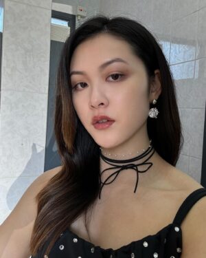 Isabella Wei Instagram - BTS🧖‍♀️🍭👛👛👯‍♀️🦋
#黑月