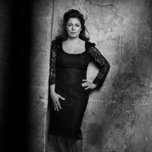 Isabelle Boulay Instagram - Bonjour Instagram! Me voici pour partager avec vous ce qui m'émerveille, en débutant par le grand talent du photographe @therealpeterlindbergh - Isabelle #IsabelleBoulay