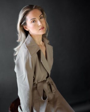 Isabelle Labrecque Instagram - spring = trench