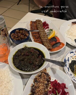 Isabelle Labrecque Instagram - j’ai tellllement aimé le dernier resto !!! 🍽️ 
recommandation restos je devrais essayer cette semaine? 

#resto #mtl #montreal #pilote #lipgloss