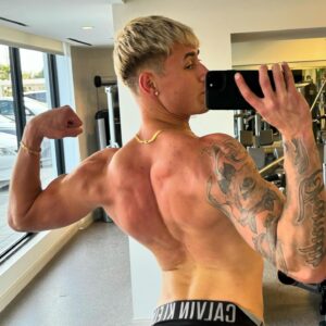 Isaiah Campbell Instagram - Physique Update🫣

Keep working hard everyday and remember once you get to being consistent and get rid of sugar watch what happens🫡