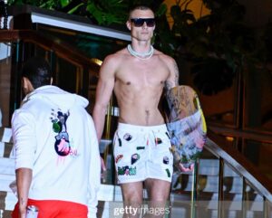 Isaiah Campbell Instagram - My FIRST show was insane! Was amazing being apart of the @alecmonopoly Collab w/ @noburestaurants / @fontainebleau and I shoutout @artheartsfashion for setting everything up!🔥

- @gettyimages @arunnevader 
- Producer TY @felixangel__  FOR EVERTHING THE 🐐

#alecmonopoly #alecmonopolyart #nobu #miamimodel #miamiswimweekshows #miamiswimweek #malemodel #fashion #fashionmodel #swimweek