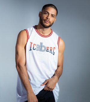 Isha Blaaker Instagram - Sorry, I just look like I know how to play basketball 😅

Magazine: @kolormagazine 
Issue 11 by @marqnewman 
Styling: @nigel_isaiah 
Grooming: @locdinstyle 
Creative & Production: @manmeetsstyle 
Wearing: @robedikappa_official 
Special Thanks: @personapr & @jadejacquelyn