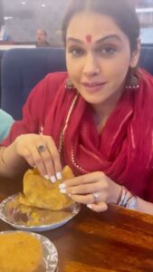 Actress Isha Koppikar HD Instagram Photos and Wallpapers August 2024