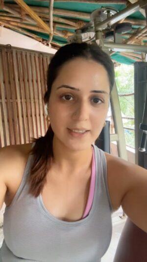 Isha Rikhi Instagram - 💪🏻😊 #selfmotivation