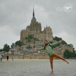 Ismaël Khelifa Instagram - Merci d'avoir été si nombreux à regarder ces Echappées Belles inédites en #weekend à #Granville avec @ismaelkhelifa hier soir sur @France5 

Pour revoir l'émission #EchappéesBelles, c'est sur @france.tv ➡ bit.ly/EchappeesBellesReplay

Bravo aux équipes : @bo_travail  @yannstreff  @jmarcchauvet  @yannmanier  @anne.duchene_  @beatricefainzang 

Voici nos bons plans : 

Location de semi rigide à Granville : https://www.drakkar50.com/
DRAKKAR 50 

Pour louer une cabine de bain pour 3 mois au plat gousset 
locations.salles@ville-granville.fr

Un gîte en pleine campagne à quelques minutes de Granville
Cottage de la Braize
Adresse : La Chaussée, 50320 Le Grippon 
Téléphone : 07 80 01 00 12 
https://cottage-de-la-braize.business.site/?utm_source=gmb&utm_medium=referral

Pour naviguer sur le Marité dans la baie du Mont Saint Michel au départ de Granville https://lemarite.com

Baptême de parapente à Granville et sur les sites du Sud-Ouest de la Manche en Normandie, dans la Baie du Mont Saint-Michel : 
https://mancheparapente.fr/
@mancheparapente 

Pour faire du parapente au-dessus de Granville A mettre en lien avec Adrien : 
https://www.parapenteenbaie.fr/ 
@parapenteenbaie 

Aller découvrir le jardin de Christian Dior : 
1 Rue d'Estouteville, 50400 Granville

Pour découvrir les projets de Cassandre : 
hello@amour-collective.com
https://www.amour-collective.com/ 
@amour.collective 

Pour déguster des desserts bio au lait :
Les Gourmandises de la baie
Marché couvert de Granville
06 60 80 17 71
direction@lesgourmandisesdelabaie.fr

Pour déguster les poissons et coquillages fumés de Guillaume :
La Saumonerie Granvillaise
Marché couvert de Granville 
210 rue du Conillot 50400 Granville
https://www.lesaumonier.fr/ 

Pour manger des fruits de mer : 
Au p’tit Mareyeur
64 rue du Port 50400 Granville
www.poissonerie-auptitmareyeur.com

Pour boire un verre dans la Haute ville : 
La Rafale