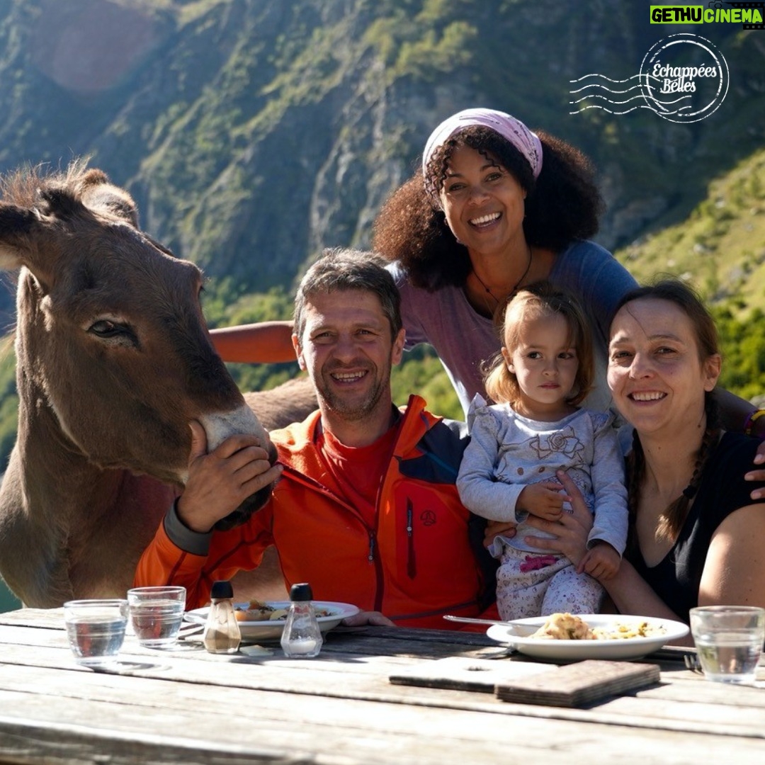 Ismaël Khelifa - 1.7K Likes - Merci d'avoir été si nombreux à regarder @tiga_sur_insta dans ces Echappées Belles inédites en Haute-Garonne hier soir sur France 5.
Pour revoir l'émission #EchappéesBelles, c'est sur @france.tv ➡ bit.ly/EchappeesBellesReplay
Bravo aux équipes : @bo_travail @vincent.chaffard @mcfourn @cecile.foucher @jean marc chauvet Patrick Lefrere
Voici nos bonnes adresses :
Obtenir toutes les informations nécessaires à un séjour en Haute-Garonne :
https://www.hautegaronnetourisme.com/
@tourismehg #TourismeHG
Obtenir toutes les informations nécessaires pour un séjour à Toulouse :
https://www.toulouse-tourisme.com/
@visiteztoulouse #Visiteztoulouse
Canyoning et randonnée en Haute-Garonne:
https://www.pyreneesaventure.com/
@pyreneesaventure
Se restaurer et dormir aux Granges d’Astau:
https://astau.fr/FR/
@lauberge_dastau_oo
Découvrir la Haute-Montagne avec le bureau des guides de luchon https://www.bureau-guides-luchon.com/
S’initier au parapente lorsque l’on est une personne en situation de handicap physique: https://virevolte.net/
Monter un potager urbain à Toulouse:
www.macadam-gardens.fr
Plus d’information sur Les fermes en aéroponie:
@lesfermesionaka
https://www.ionaka.fr/
Installer des ruches sur les toits:
@biocenys
www.biocenys.fr
Association de Rugby pour les femmes en rémission de cancers
LesRubies Toulouse
Contacter le fournil de Saint Bertrand de Comminges.
@fournil_resistance
Plus d’information sur les recherches archéologiques autour de Saint Bertrand de Comminges:
https://www.st-bertrand.com/