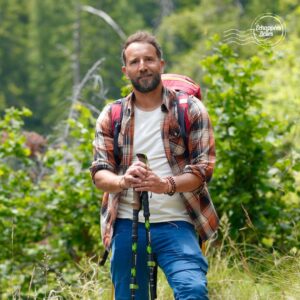 Ismaël Khelifa Instagram - Merci d'avoir été si nombreux à regarder hier soir ces Echappées Belles inédites dans la Vallée de l'Ubaye avec @ismaelkhelifa  sur France 5 

Pour revoir l'émission #EchappéesBelles, c'est sur @france.tv ➡ bit.ly/EchappeesBellesReplay

Bravo aux équipes : @bo_travail  @dpourageaux  @sven.etcheverry  @mcfourn  @bk2futyb  @s_g_prod 

Voici nos bonnes adresses : 
Obtenir toutes les informations nécessaires à un séjour dans l’Ubaye
https://www.ubaye.com/
@valleedelubaye 
#ubaye  #valleedelubaye

Boire de la bière locale avec Brasserie La Sauvage 

Faire de l’ULM avec
UBAYE ULM, Frédéric CHAIX : 07844975

Faire du rafting avec 
Adeline DEBORD guide kayak à Rock'n'Raft 

Découvrir les métiers d'éleveurs et de bergers avec
https://www.agneaux-des-cimes.fr

Manger en altitude avec
Le Peguieou Pra Loup 

Acheter du pain à
Boulangerie L'écopain Ubayen https://ecopainubayen.wordpress.com

Fabriquer des pâtes avec Gueules Enfarinees 

Observer les étoiles sur la route de la Bonnette avec Yohan Archambaud
https://www.ubaye.com/offre/astronomie-avec-la-clef-du-ciel-5976352.html

Découvrir l’histoire mexicaine de la vallée au musée de la Vallée.
https://www.museedelavallee.fr/

Dormir dans une villa mexicaine à la Villa Puebla chez Laurent et Tessi
https://villapuebla.com/fr/

Visiter l’intérieur du barrage hydro-electrique de Serre-Ponçon et son histoire:
EDF – CENTRALE HYDRAULIQUE ET BARRAGE DE SERRE-PONÇON
Espace Odysselec Maison de l'eau et des énergies de Serre-Ponçon
05190 Rousset
Visite sur inscription obligatoire préalable (au 04 92 54 58 11 ou visites-upm[@]edf.fr) et sous réserve de disponibilité.

Randonner, marcher dans les torrents avec la Maison de la Montagne https://www.rando-passion.com

Randonner avec un âne ou un mulet: 
Les Crinières des Cimes
04340 Méolans-Revel

Randonner à pied ou à vélo, puis prendre un cours d’astronomie:
Aventure & Altitude
https://www.sud-alpes-aventures.fr/

Se restaurer à Barcelonnette:
Ô Tandem
2 Rue Manuel, 04400 Barcelonnette
https://www.otandem.com/

Les 7 portes restaurant
Pl. Manuel, 04400 Barcelonnette

L’Adelita - restaurant mexicain
19 rue Emile Donnadieu
04 400 Barcelonnette