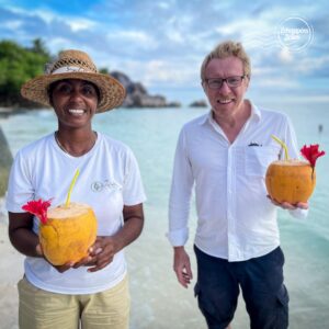 Ismaël Khelifa Instagram - Merci d'avoir été si nombreux à suivre sur France 5 hier soir ces Echappées Belles inédites aux #Seychelles avec @jeromepitorinoff 

Pour (re)voir ces #EchappéesBelles sur @france.tv ➡️ bit.ly/EchappeesBellesReplay

@bo_travail  @vincent.chaffard  @insta.lem @micheladamik  @clairedebuyser  Agnès Vanhems 

Voici nos bonnes adresses : 

- Pour découvrir l'île avec Franky Baccus
https://white-sands-adventures.business.site 
@whitesandsseychelles 

- Pour découvrir le rhum Takamaka
www.takamakarum.com
@takamaka_rum 

- Pour connaître l’activité de Nature Seychelles et les aider 
https://natureseychelles.org
Nature Seychelles 
@naturesey 

- Pour découvrir toute la partie culturelle de La Digue à vélo avec Josianna. 
Pedaler Velo ISLAND TOURS
jonathalierose@gmail.com 

- Pour obtenir un maximum d’informations sur les seychelles 
www.seychelles.com

- Pour découvrir les céramiques et les bijoux de Zara Albert:
“Seyramics”: https://seyramics.com/
Son Studio se trouve à Machabee, liste des boutiques où ses produits sont présentés: https://seyramics.com/location

- Pour découvrir les oeuvres du peintre Georges Camille:
Galerie “Kaz zanana”, Royal street (ex- Revolution Avenue), Victoria, île de Mahé
 248 2 599 066

- Excursion pêche au gros avec Daiyan Ebrahim:
@boombastic_charters 
Contacter directement Daiyan:  248 2 597 708

- Le Jardin du Roi (plantation d’épices et restaurant créole)
Anse Royale, île de Mahé
 248 4 371 313

- Excursion dans le parc marin Sainte-Anne avec Teddy’s glass bottom boat. 
 248 2 773 714 /  248 251 11 25 
teddysgbb@yahoo.com
https://www.seybusiness.com/Teddy's_Glass_Bottom_Boat/3935/about#aboutus