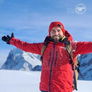Ismaël Khelifa Instagram - Merci d'avoir été si nombreux à suivre sur @france5 hier soir ces Echappées Belles inédites avec @ismaelkhelifa  en #Suisse, de village en village.

Pour (re)voir ces #EchappéesBelles sur @france.tv ➡️ bit.ly/EchappeesBellesReplay

Bravo aux équipes : @bo_travail  @jycauchard  @lorisquinto  @clairedebuyser  @dclaire03  @thibrossi @cookgregjames  @robind2s2n 

Voici nos bons plans :

Voyage en Suisse :
@myswitzerland 
https://www.myswitzerland.com/fr-fr/

Raclette au feu de bois :
« Au Mazot, chez Raymonde »
Rte Principale, 1983 Evolène, Suisse/  41 27 283 11 25

Visites guidées à Gstaad
https://www.explora-gstaad.ch/fr/a-propos/

Promenade en calèche à Gstaad
Tél Johann von Grünigen :  41 79 328 77 14

Voyager à bord du @glacierexpress.ch
https://www.glacierexpress.ch/fr/

Fromage de Christian et Lydia ou faire des randonnées avec leurs chèvres en été : Geissenparadies Göscheneralptal
www.geissenparadies.ch

Fabrication du fromage Appenzeller
@appenzeller_schaukaeserei 
https://www.schaukaeserei.ch/de/

Restaurant gastronomique du chef @funketobias
https://fernsicht-heiden.ch/fr/1162-2/

Tradition de Silvesterchlausen célébrée chaque année le 13 janvier à Urnäsch.

S’équiper chaudement @lagoped 
https://lagoped.com/

Se chausser chaudement @sorelfootwear 
https://www.sorelfootwear.fr/

Hotel Le Petit Relais
https://lepetitrelais.ch/fr/Willkommen

Hotel Kreuz & Post
https://www.kreuz-post.ch/fr/

@hotelalfasoleil
https://fr.alfasoleil.ch/

Hôtel de Commune de Rougemont
https://www.hoteldecommunerougemont.ch/

@hotelvalrose_rougemont 
https://www.valrose.ch/fr/

@ermitage_chateaudoex 
https://www.ermitage-chateaudoex.ch/

Hotel Restaurant Bernerhof
https://behof.business.site/

Restaurant @landhaussaanen 
Dorfstrasse 74, 3792 Saanen
https://landhaus-saanen.ch/

Laiterie « Molkerei Schönried »
Dorfstrasse 63, 3778 Schönried
https://www.bergmolkerei.ch/

Fromagerie #TommeFleurette Arnaud Guichard
Route de Flendruz 4, 1659 Rougemont
https://tommefleurette.ch/

Bar restaurant @stallbeizli_gstaad 
https://www.stallbeizli.ch/

Restaurant « Café de Paris »
https://cafe-de-paris-interlaken.ch/