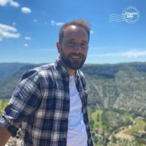 Ismaël Khelifa Instagram - Merci d'avoir été aussi nombreux à voir ou revoir ces Echappées Belles dans l'Hérault avec @ismaelkhelifa hier soir sur @france5 .

Pour revoir l'émission #EchappéesBelles, c'est sur @france_tv -> bit.ly/EchappeesBellesReplay

Bravo aux équipes : @bo_travail @fkpoirier #yveslebaccon @yannmanier @alexandra__loch #davidbensaid

Voici nos bons plans :
Préparer son séjour en Occitanie https://www.tourisme-occitanie.com/
@voyageoccitanie 

Découvrir la presqu’île de Maguelone 
@compagnonsdemaguelone 
https://compagnons-de-maguelone.org/

Déguster des huîtres de qualité Chez Quentin et Emmeline 06 37 88 03 97
Goûter à la tielle artisanale 04 67 74 68 90 / 29 Avenue Victor Hugo, 34200 Sète

Découvrir la beauté de l’Hérault en photos https://www.facebook.com/people/Renaud-Dupuy-de-la-Grandrive-Photographie/100063808411050/

Partager un repas entre amis au cœur de Sète L’arrivage /
 https://www.restaurant-larrivage.com/

Descendre en canoë dans les gorges de l’Hérault - @canoerapido  https://www.canoe-rapido.com/

S’engager pour l’environnement tout en jardinant 
@oyas_planet 
https://www.oyas.eco/

Séjourner au cœur des champs de lavande https://mas-de-villetelle.com/

Randonner à cheval dans les paysages grandioses des Causses http://www.caval-quinta.fr/

Poissonnerie Di Maïo à Sète https://www.halles-sete.fr/commercant/chez-nicole-2/
@tony.bosc.art  street artist

Frêt à la voile, bourlingue et Pacotille htps://bourlingueetpacotille.com/

Centre de sauvegarde de la faune sauvage Hérault htps://herault.lpo.fr/centre-desauvegarde/

Vigneron Didier Barral. Domaine Léon Barral htp://www.domaineleonbarral.com/

Protection des hippocampes de Thau. Association Peau bleue htps://www.peaubleue.org/

#voyage #decouverte #herault #heraulttourisme #igersherault #occitanie #occitanietourisme #rencontre #instadujour #photooftheday #inspiration #nature #naturephotography #naturelovers #voyagerenfrance #voyagerenfamille #bivouac #canoe #environnement #thau #sete #venisedulanguedoc #brescou #jeudutambourin #bonsplans #bonsplansvoyage