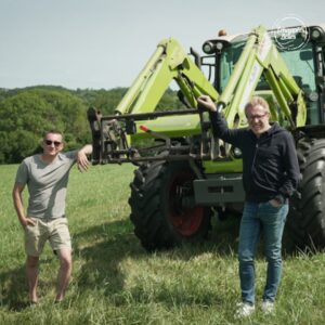 Ismaël Khelifa Instagram - Merci d'avoir été aussi nombreux à regarder hier soir sur France 5 ces Echappées Belles inédites de #ferme en ferme en #Normandie avec @jeromepitorinoff 

Pour revoir ces #EchappéesBelles sur @france.tv ➡️ bit.ly/EchappeesBellesReplay

Bravo aux équipes : @bo_travail @vincent.chaffard @yannmanier  Quentin Frichtitavong @sophhiev  Quentin Coulon

Voici nos bons plans : 

Obtenir toutes les informations nécessaires à un séjour dans l’Orne : 
https://www.ornetourisme.com/
@ornepurenormandie 
#ornepurenormandie - #ornetourisme

Obtenir toutes les informations nécessaires à un séjour dans l’Eure : 
https://www.eureka-attractivite.fr/
@eure_tourisme 
Eurêka, Agence d'Attractivité de l'Eure 

Maison Perigault (producteur et récoltant) : www.calvados-perigault.fr
Les éleveurs de la charentonne : www.leseleveursdelacharentonne.fr
La trotteuse : Biere-la-Trotteuse 
Le comptoir des halles : www.lecomptoirdeshalles-bernay.fr
Cycles Fauvel Menneval

La Ferme du Bec-Hellouin : www.fermedubec.com
La crêpe dans le bec : www.lacrepedanslebec.com
Centre équestre Les crins de la baie : www.lescrins.com @lescrinsdelabaie 
Pavillon de Gouffern : www.pavillondegouffern.com

La compagnie des terroirs
https://lacompagniedesterroirs.com/
 
The Presbytere 
https://www.thepresbytere.com/
@the_presbytere 

Huîtres
https://huitre-marie-quetier.com/

Ferme et fournil de La Mie des Vaches 
 
Association Pierre et Masse
https://pierreetmasse.jimdofree.com/
Valorisation du patrimoine - Association Pierre et Masse 

Fromage Neufchâtel 
Ferme du lycée agricole de Brémontier-Merval
https://www.domaine-de-merval.fr/

#salondelagriculture2024