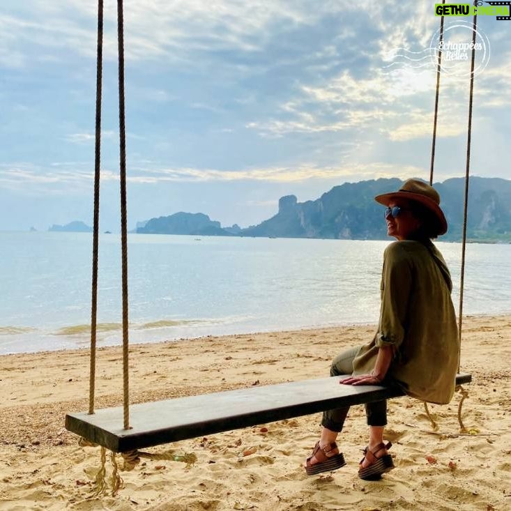 Ismaël Khelifa - 2.2K Likes - Merci d'avoir été si nombreux à suivre @so_jovillard dans des Echappées Belles en #Thaïlande hier soir sur @france5 .
Retrouvez #EchappéesBelles sur @france.tv ➡ http://bit.ly/EchappeesBellesReplay
Merci aux équipes : @bo_travail @fkpoirier @geraudcombelles @julienrousselrenard #YvesLeBaccon
Voici nos bons plans :
Toutes les informations nécessaires pour organiser son voyage en Thaïlande :
https://www.tourismethai.fr/
#mathailande #amazingthailand @mathailande
@krabiboatrental
www.krabybesttours.com
#TIGERCAVETEMPLE
35 Krabi Noi, Mueang Krabi District, Krabi, 81000
MARCHE de #MAHARAJ
69 Maharaj 7 Alley, Krabi
#BANGNARA (Crêperie)
Bangnara Roti & Coffee - 92/97 Vicar Road, Pak Nam, Mueang Krabi District, Krabi, 81000
@kruathara
www.kruathara.wordpress.com
@aquabeachclubkrabi
Aqua Beach Club & Restaurant Krabi
GREEN GUARDIANS (Association de Guillaume Lebout)
@_greenguardians_
@natureminded23 (Association de Pierre Echaubard)
@phangnga_elephant_park
www.phangngaelephantpark.com
@kindeeporvoo
Hin Look Die Village, Mai Khao, Phuket Island
MARINE LELLOUCHE :
@adventhai
#MYDREAMGUESTHOUSE
83 12 Mae Yao, Mueang ChiangRai District, Chiang-Rai
WHITE TEMPLE
1 Phahonyothin Road, Pa O Don Chai, Mueang Chiang Rai District, Chiang Rai 57000
MARCHE AUX FLEURS DE BANGKOK « I.C.P FLOWER MARKET »
53 Chakkraphet Rd, Wang Burapha Phirom, Phra Nakhon, Bangkok 10200
AVENTURES GASTRONOMIQUES DE « NYM » SUR LES RESEAUX SOCIAUX :
@nymster
You Tube : Journym Journey
DORMIR À KHO SURIN
https://www.thainationalparks.com/mu-ko-surin-national-park
RESTAURANT #THEBLUEELEPHANT
Krabi Road 96, Talat Nuea, Phuket 83000
https://blueelephant.com/restaurant/phuket-restaurant/
#TANITAHOUSE
152 ถนน เจริญราษฎร์ Wat Ket, Mueang Chiang MaiWEB
https://www.tanitahouse.com/
#SUNSHINEMASSAGESCHOOL
159/2 ถนน แก้วนวรัฐ 4 ตำบลวัดเกต Mueang Chiang Mai
https://www.sunshine-massage-school.com/