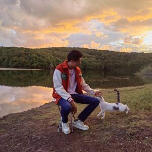 İsmail Hacıoğlu Instagram - Herşeye rağmen🤘