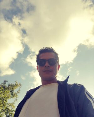 İsmail Hacıoğlu Instagram - Garip bi boşluk hâli...🤘