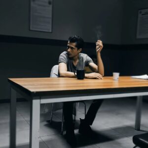 İsmail Hacıoğlu Instagram - Duvarlar duvarlar duvarlar...🙃
