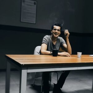 İsmail Hacıoğlu Instagram - Duvarlar duvarlar duvarlar...🙃
