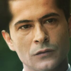 İsmail Hacıoğlu Instagram - Yollarından şaşmayan insanların yolunda🖤