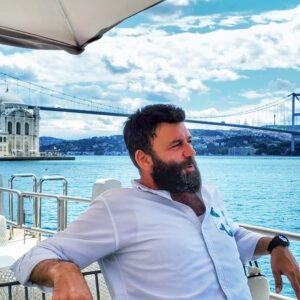 İsmail Hakkı Instagram - Bizim derdimiz memleket sevdası. Ne bilsin onlar memleketi, vatanı..