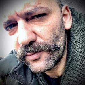 İsmail Hakkı Instagram - 10 tane 10 kuruş da 1 lira eder, 2 tane 50 kuruş da.. Ona göre..