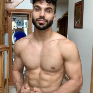 Ismail Taher Instagram - I’m just happy to be here. Here’s to another year👑