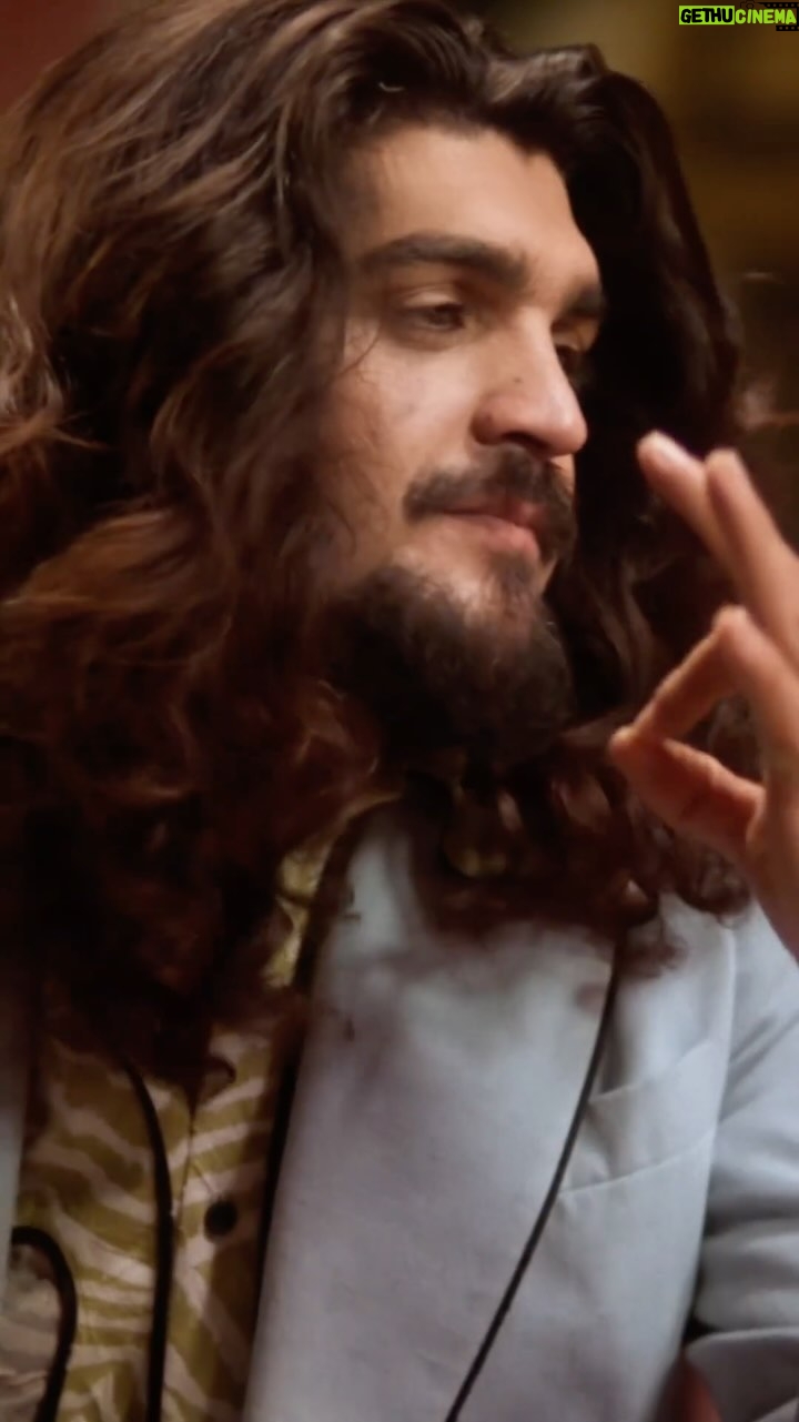 Israel Fernández - 4.5K Likes - No te pierdas este viaje creativo donde el arte, el flamenco y la moda se encuentran para crear una experiencia única, a través de los ojos de Israel Fernández (@israelfernandezcantaor) y Palomo Spain (@palomospain)
¡Ya disponible en @movistarplus el primer capítulo de la segunda temporada de #MaestrosDelTiempoT2!
#CervezasAlhambra