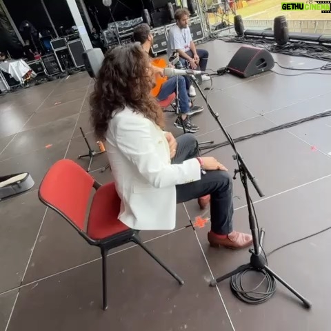 Israel Fernández - 9.2K Likes - Hoy volvemos a Portugal, donde vivimos una experiencia increible hace un par de semanas en @primavera_sound . Hoy toca el festival @jardinsdomarques en Oeiras. Un flamencoabrazo!