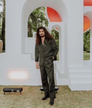 Israel Fernández Instagram - Zalando presenta: La Verbena del Palomo, una noche que me guardo para el recuerdo. Muy agradecido de haber podido formar parte del evento de presentación de la nueva colección de mi amigo @palomospain para @zalando 
#palomoxzalando , disponible el 10/06 
Gracias Zalando por vestirme para la ocasión #Publi