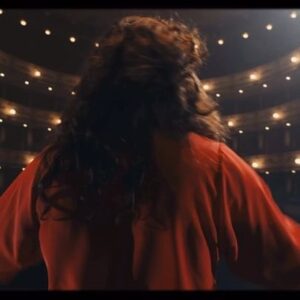 Israel Fernández Instagram - El pasado 1 de Julio estrenamos gira “#PuraSangre” en el @teatrocervantes . Una noche que jamás olvidaré. Gracias a toda la gente que llenó las dos primeros shows de #Málaga y #Córdoba. ¡Un flamencoabrazo!

creative and concept direction: @israelfernandezcantaor , @rufo__________ , @ismaelxtwo , @terrivlestudio
lighting design: @sergipratlighting
musical direction: @israelfernandez , @diegodelmorao 
set design: @terrivlestudio
set construction: @pascualinestructures
styling: @joanarealm @luciaheroin 
production and management: @larache_producciones @rlm_es 
Guitarra: @diegodelmorao 
Percusión y teclados: @anecarrasco 
Palmas y compás: @markitocarpio y @angelpi10 
Acting: @belendelosreyes__ 
Sonido: @romeroanton 
Luces:  @oscar.gdlr
Vídeo: @jorge.acanto