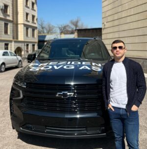Israil Madrimov Instagram - 😎 🚘  qanaqa nomer yarashadi?