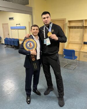 Israil Madrimov Instagram - HAPPY BIRTHDAY Do’stim tabrikliman 🎂Allah umringa risqinga baraka bersin inshallah yana bir marta olimpiada oyinida oltin medal sohibi bo’lip qaytgin🤲🏻