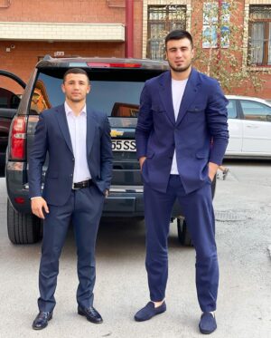 Israil Madrimov Instagram - HAPPY BIRTHDAY Do’stim tabrikliman 🎂Allah umringa risqinga baraka bersin inshallah yana bir marta olimpiada oyinida oltin medal sohibi bo’lip qaytgin🤲🏻