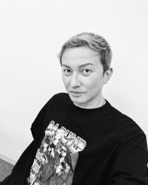 Issa Hentona Instagram - リリースイベント５日目の本日は神戸ハーバーランド✨

今日も朝早くからたくさん並んで頂き本当にありがとうございます🤲

ミニライブ後のハイタッチ会が楽しくてメンバー皆んなテンション上がるのさ😉

大盛り上がりでよろしくね🔥

#issa 
#dapump 
#dpc 
#useyourbody 
#e_nergyboys 
#ぶっち 
#bucchigiri_anime 
#dapumpの二刀流