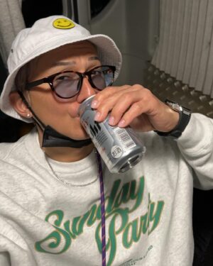 Issa Hentona Instagram - MV撮影に関わって下さったスタッフの皆々様お疲れ様でした🤲

また１つ思い出に残る作品が出来たと思うので感謝です😃

引き続きよろしくお願いします✨

帰りのロケバスでのビールが沁みる🍺

#dapump 
#issa 
#dpc 
#mvshooting 
#day2 
#thanx