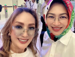Ita Mustafa Instagram - uji coba kereta api cepat bersama bpk menhub budi karya .. trima ksh pak jokowi  dan pak budi yg telah mengundang .. …