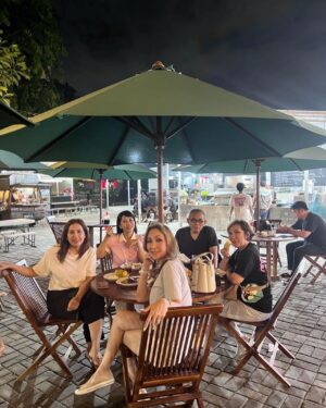 Ita Mustafa Instagram - support anak dan mantu yg  bikin usaha kuliner di  kemang… semoga sukses dan makin maju ya both of u anth and garcia…