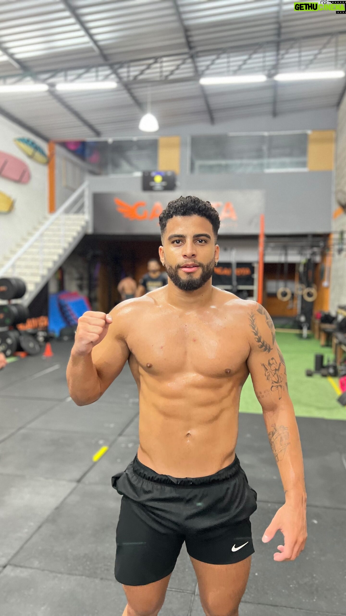 Italo Lopes - 2.2K Likes - Bom demais, sério !
.
.
.
#meme #motivation #humor #lifestyle #man #crossfit #explorar