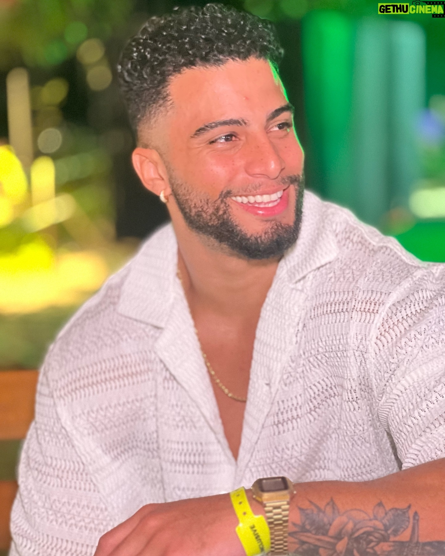 Italo Lopes - 4.7K Likes - Réveillon no meio do ano ?! Temos e o lugar é no @sbbvem e o lema é…TODO TEMPO É TEMPO DE RECOMEÇAR 🫶🏾…só boraaaaaaa